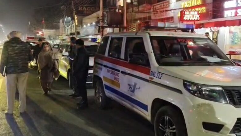 BREAKING NEWS: अभी अभी रामामंडी में भीड़ भरे बाज़ार में एक्टिवा सवारों ओर कार सवारों ने चलाई एक दूसरे पर गोलियाँ